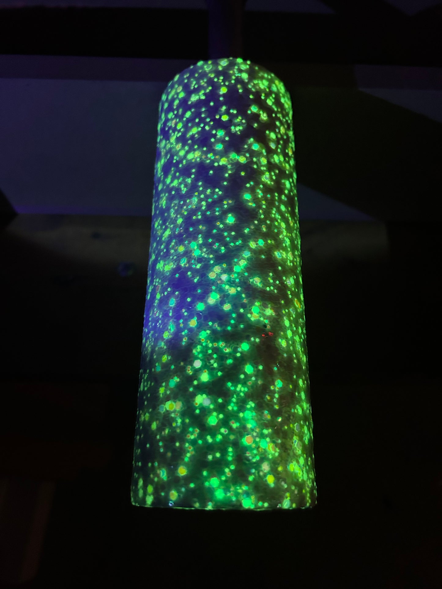 Glitzer-Tumbler 20oz verfügbar für TT–Live